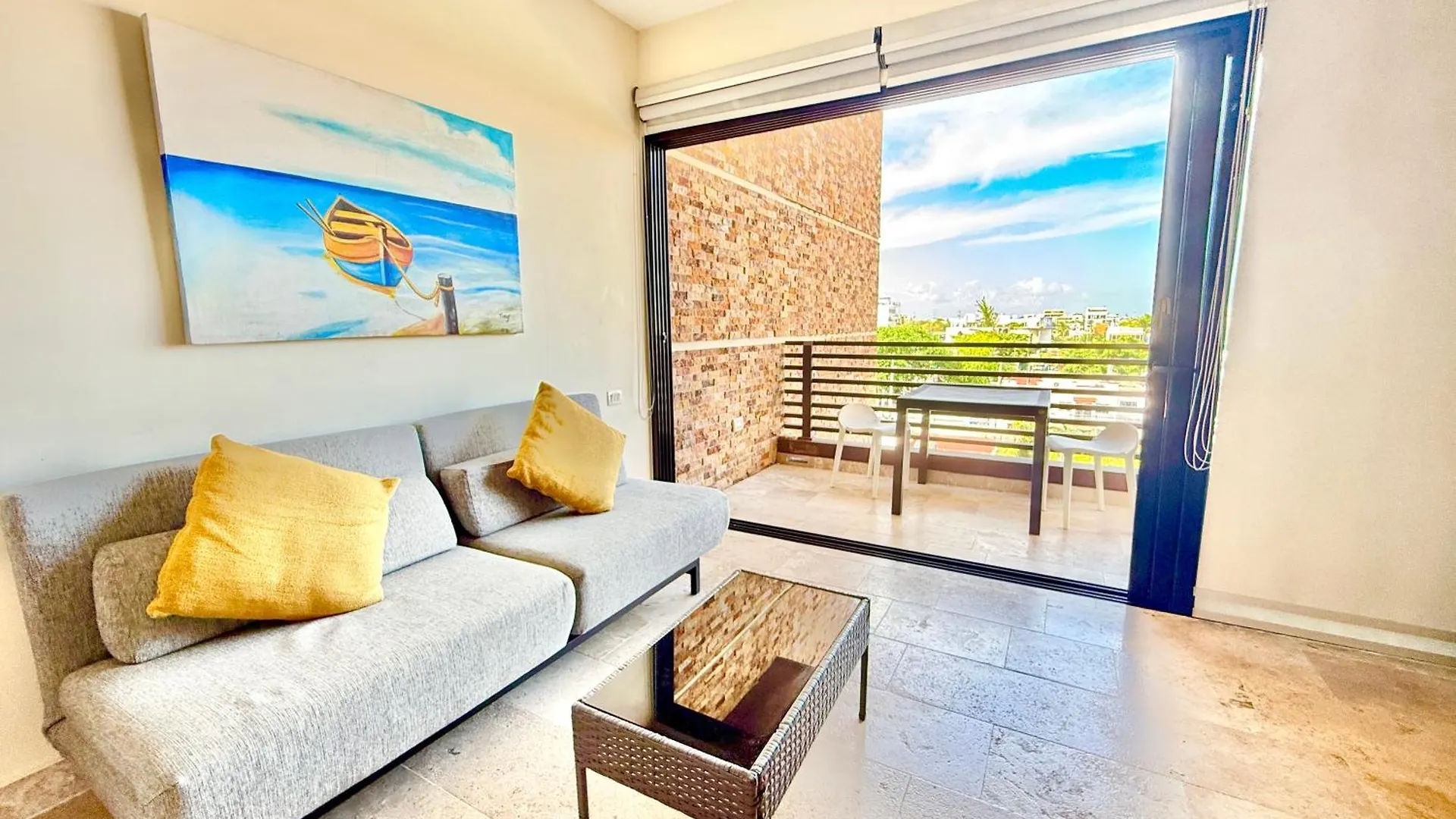 Apartment Large Studio, Large Rooftop Pool, Great Location! Playa del Carmen