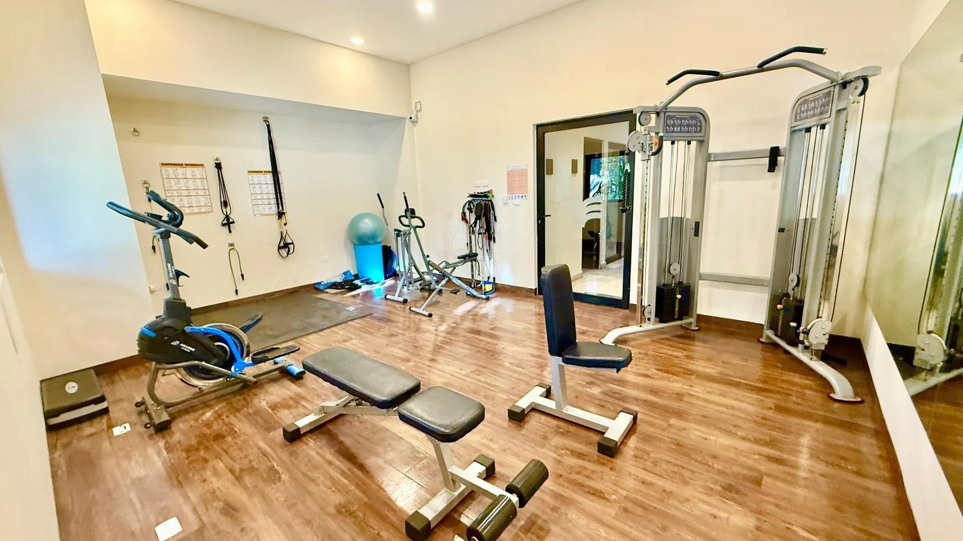 Apartment Large Studio, Large Rooftop Pool, Great Location! Playa del Carmen